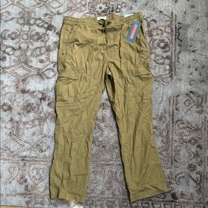 Old Navy Green Cargo Pants with Straight Leg and Casual Fit